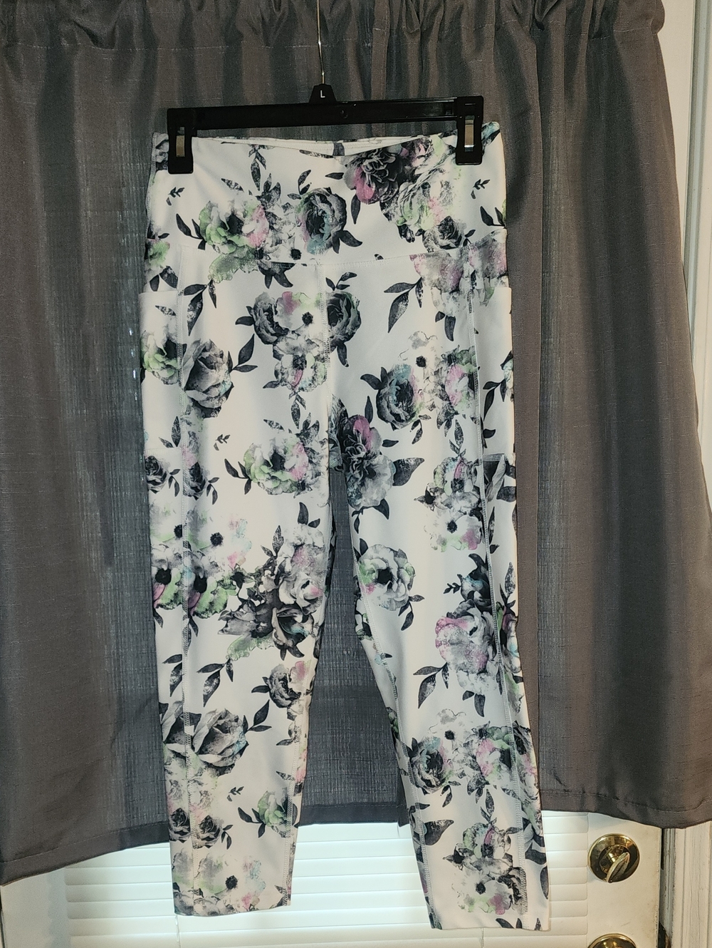 Bally White Floral Cropped Leggings